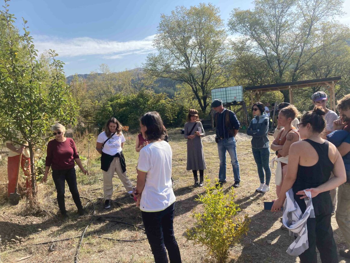 Un viaje a Ilindentsi, en el valle de Struma, al pie de los montes Pirin, en Bulgaria, a SOFERA, a mediados de octubre de 2022