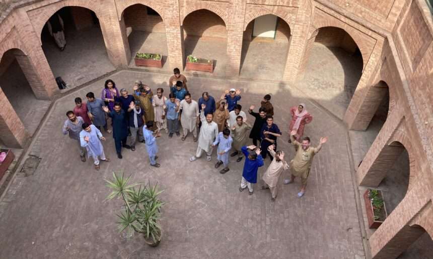 Report from the visit to the Roshni community in Lahore, Pakistan
