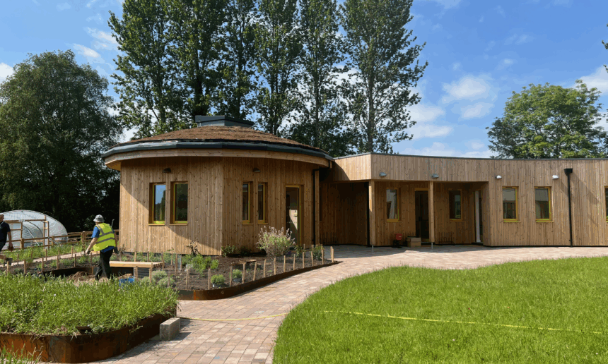 Eröffnung des neuen Schulgebäudes der Sunfield Garden School am 16. Mai 2025